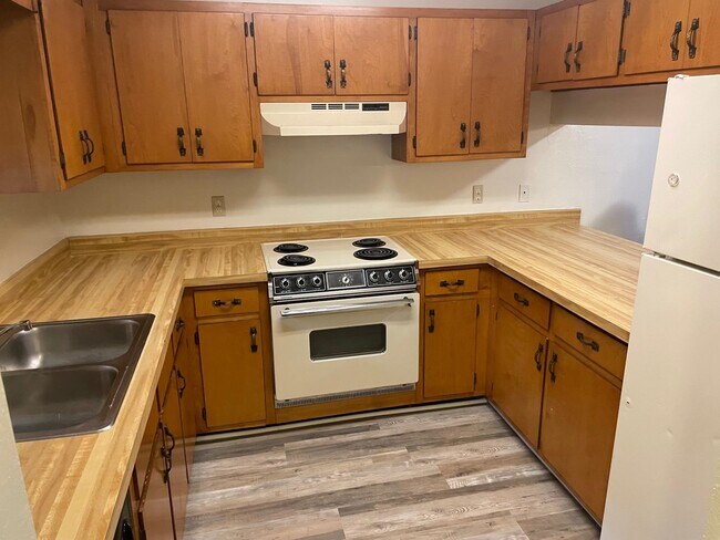 Photo - 1873 Larette Dr