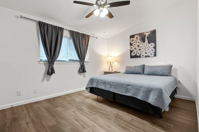 Photo - 710 W 34th St Unidad SI ID1385486P