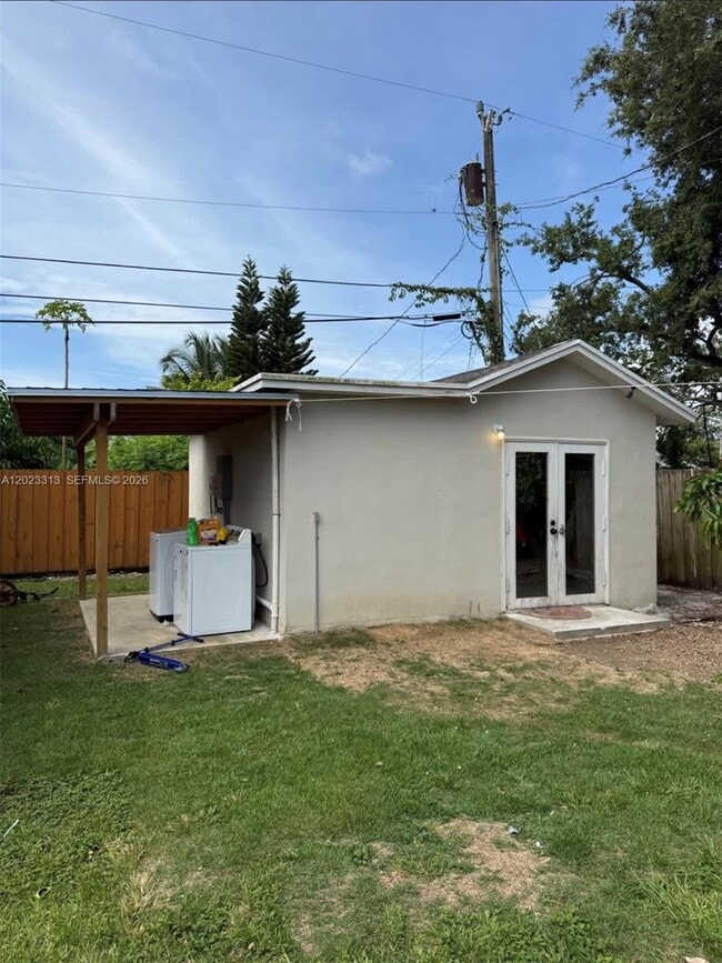 Building Photo - 1360 NW 9th St Unit 1