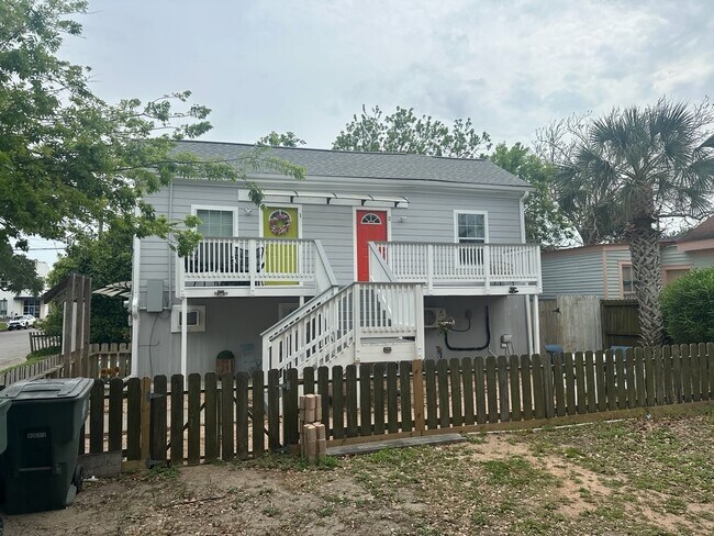 Photo - 1107 13th St Unit 2