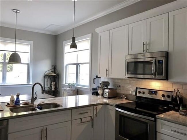 Photo - Extremely well maintained 3-bedroom, 2.5-bath home located in the highly desirable Woodlands comm...