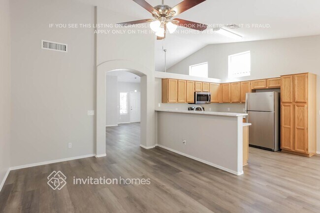 Photo - 1925 E Fellars Dr