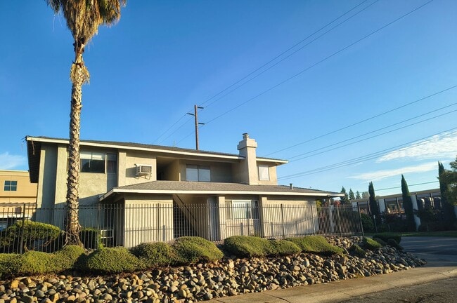 Building Photo - Jamieson Common Unit 3