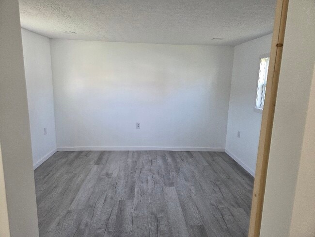 Photo - 304 Townsend Dr