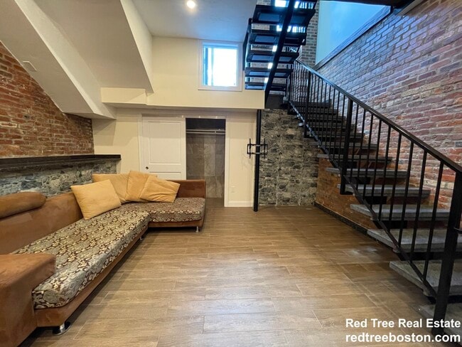 Photo - 1028 Commonwealth Ave Unit 103