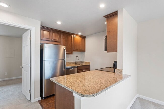 Photo - Bayshore Vista Apartments