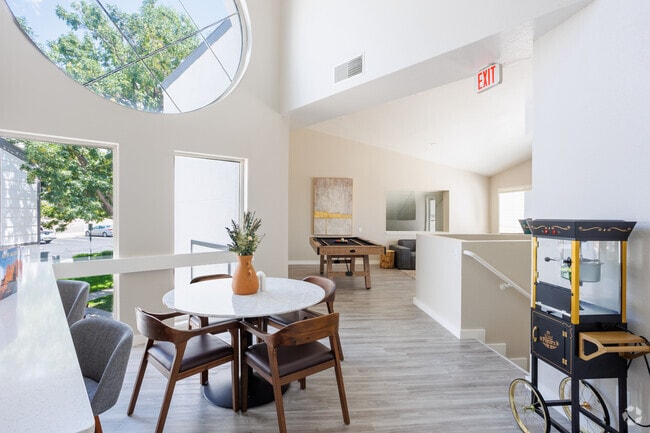 Building Photo - Dorado Heights Rental