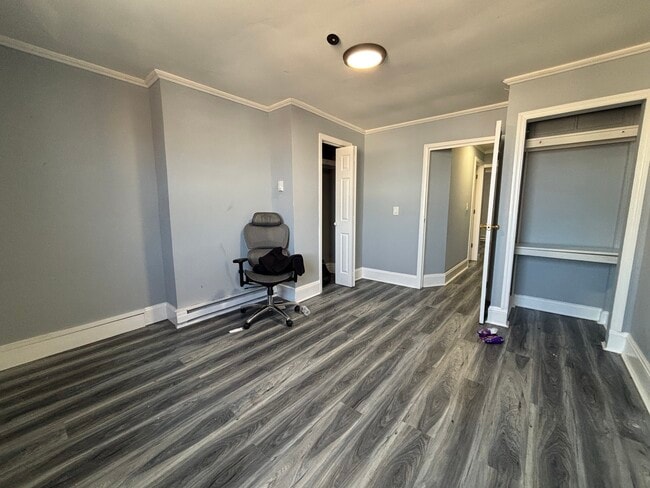 Photo - 516 E Jersey St