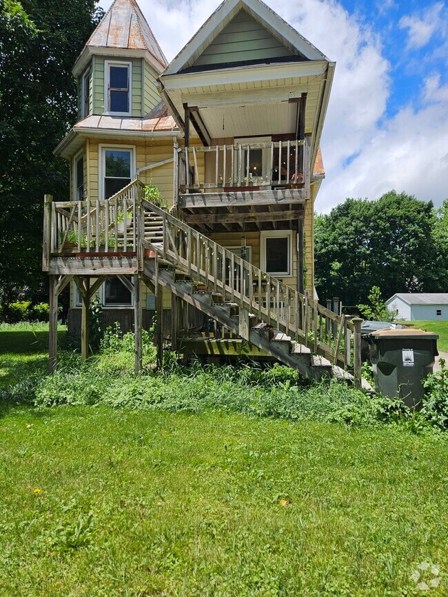 Building Photo - 240 N Bristol St Unit #1 Rental