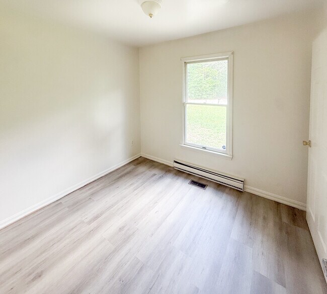 Photo - 496 Lancaster Creek Dr