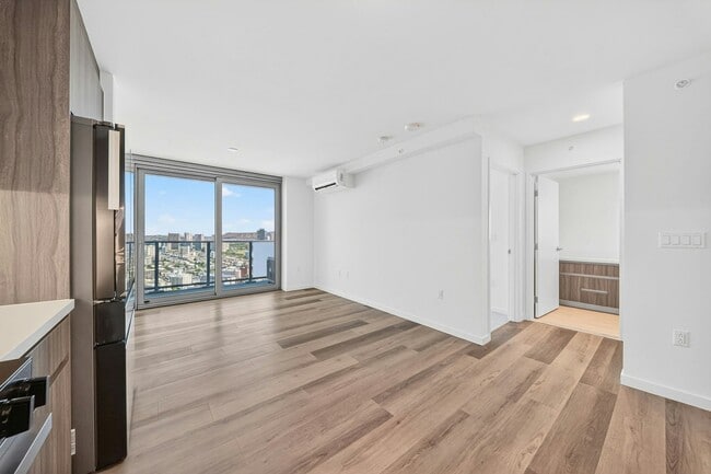 Building Photo - 1500 Rycroft St Unit 3305