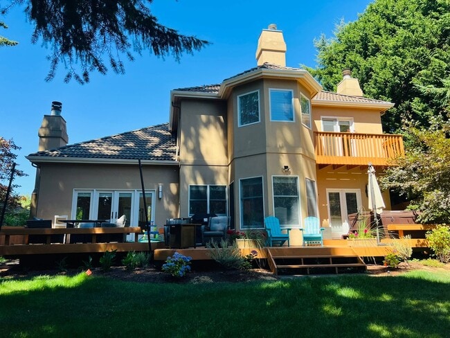 Building Photo - Beautiful and Spacious 3BD + Den Rental