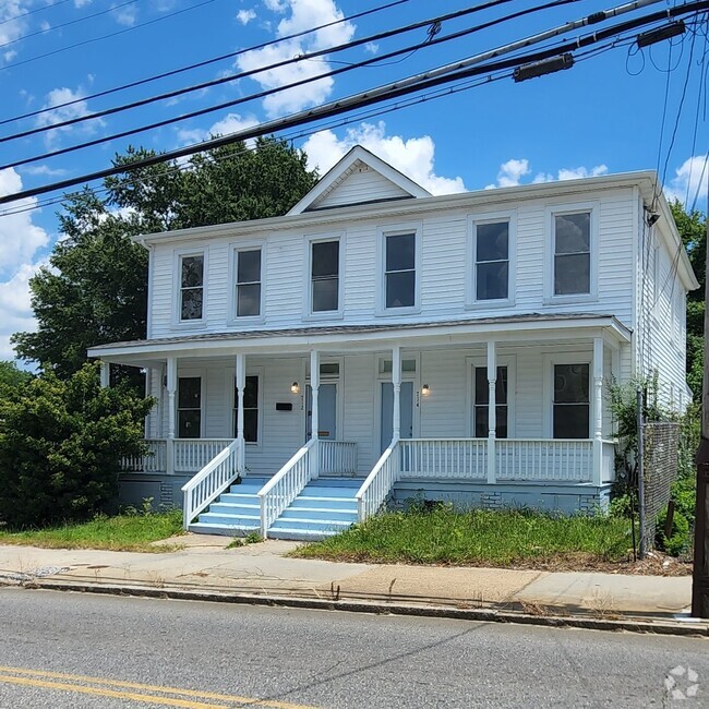 Building Photo - 712 Halifax St Rental