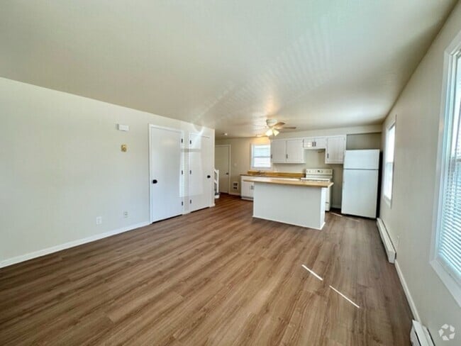 Building Photo - 804 7th St Rental