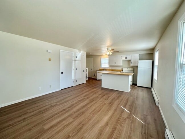 Building Photo - 804 7th St Rental
