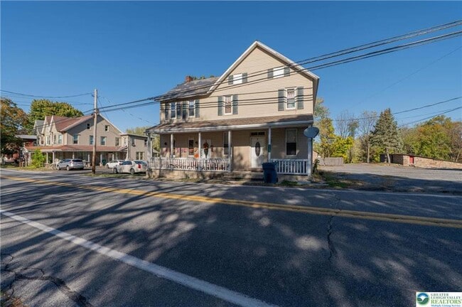 Building Photo - 1261 State St Unit c