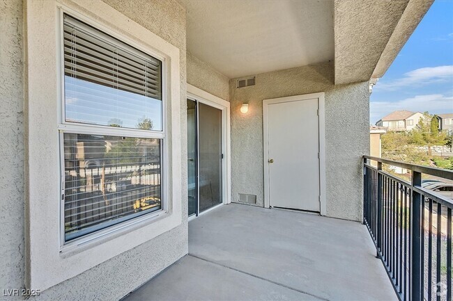 Building Photo - 2900 Sunridge Heights Pkwy Unit 1624 Rental