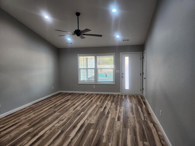 Photo - 124 Haymaker Pl Unit H 124A