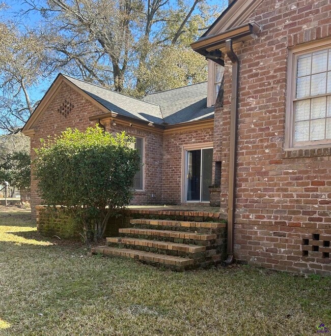 Photo - 601 Engram St