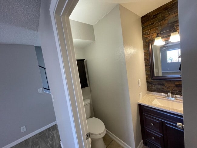 Photo - 1303 Darlene Way