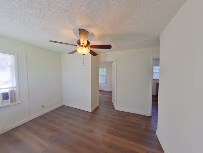 Photo - 1608 1/2 S Martinson Unit 1