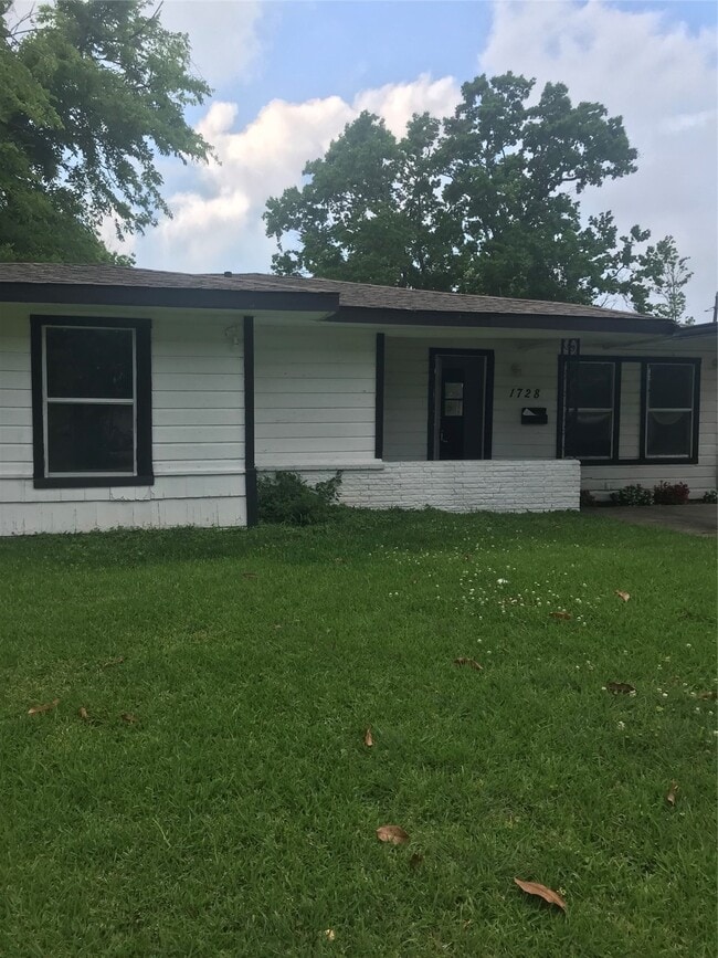 Building Photo - 1728 Kansas St Rental