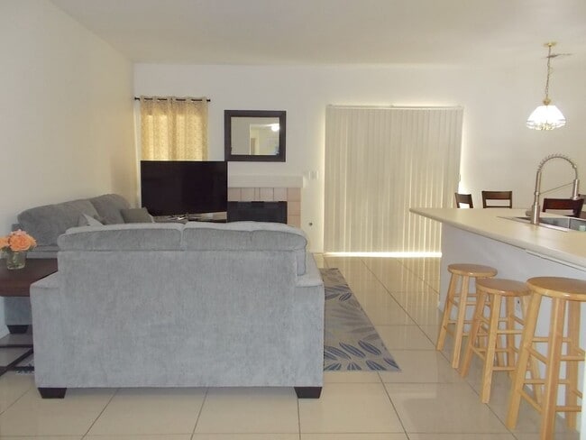 Photo - Beautifully Maintained Fully Furnished Hom... Unit 2312