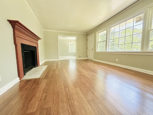 Photo - 836 Delverton Rd