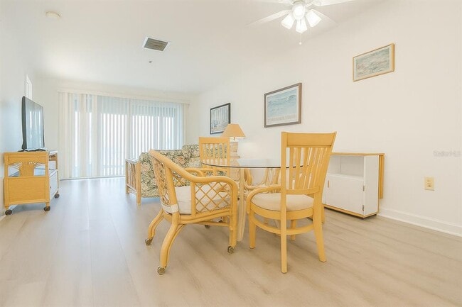 Building Photo - 2124 N Tamiami Trl Unit 204
