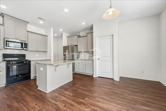 Photo - 518 Bush Dr