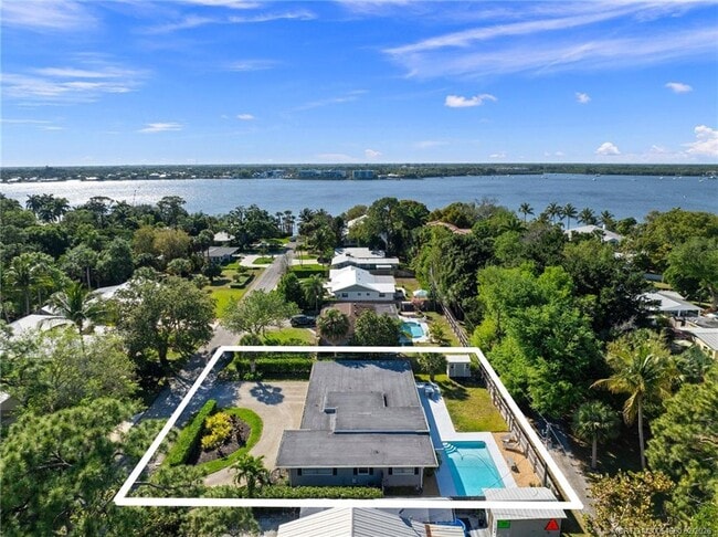 Photo - 530 S Manor Dr