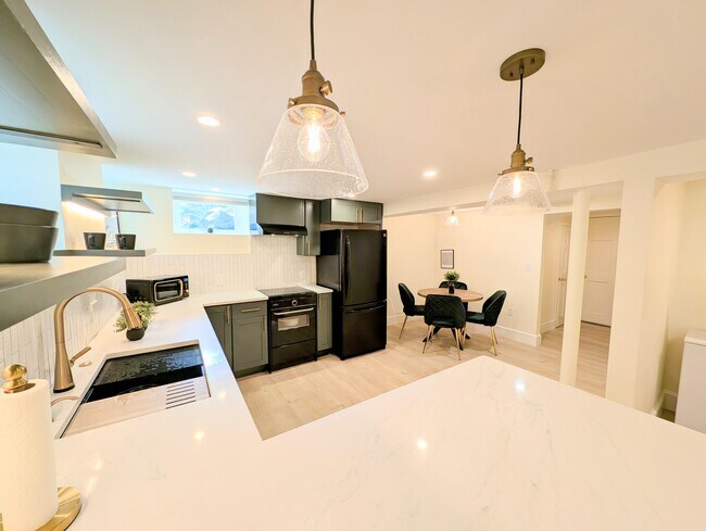 Photo - 41 Melville Ave Unidad Basement