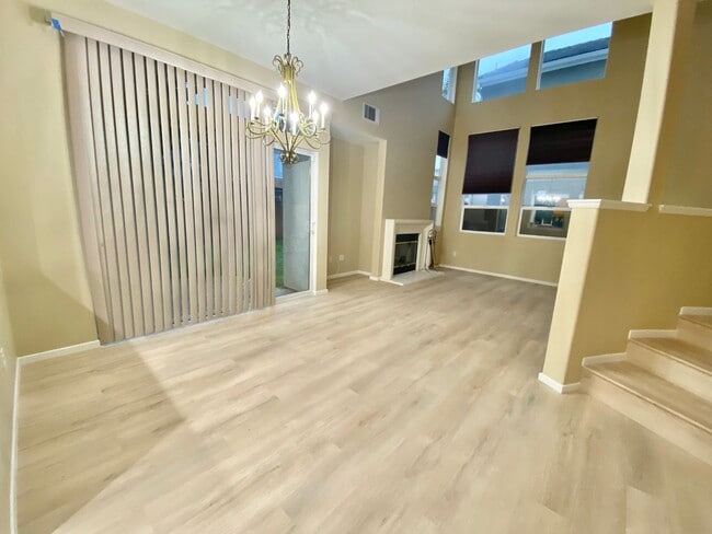 Photo - Spacious 3 Bed 2.5 Bath with a loft Ventura home