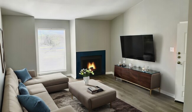 Building Photo - Ventura North Rental