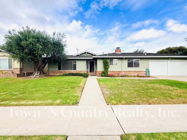 3 Bedroom South Salinas Home! - 3 Bedroom South Salinas Home!