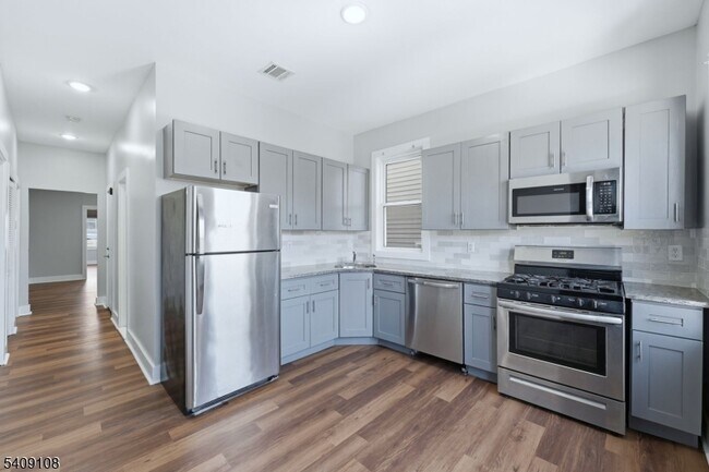 Photo - 913 S 18th St Unit 2