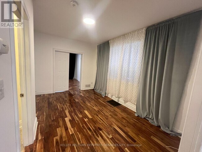 Photo - 91 Dovercourt Rd Unité Main