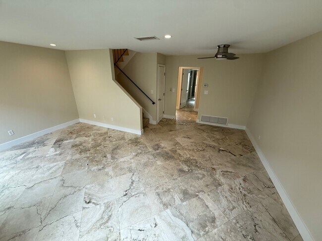 Living Room/Dining Area