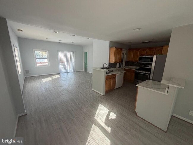 Photo - 7608 Leonard Dr