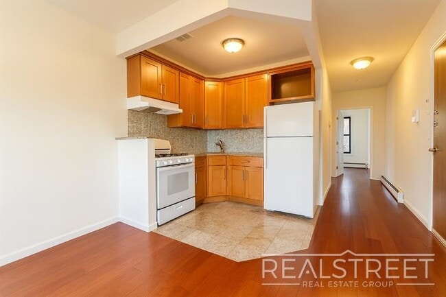 Photo - Lovely 3 Bed in Bed Stuy! Unit 2
