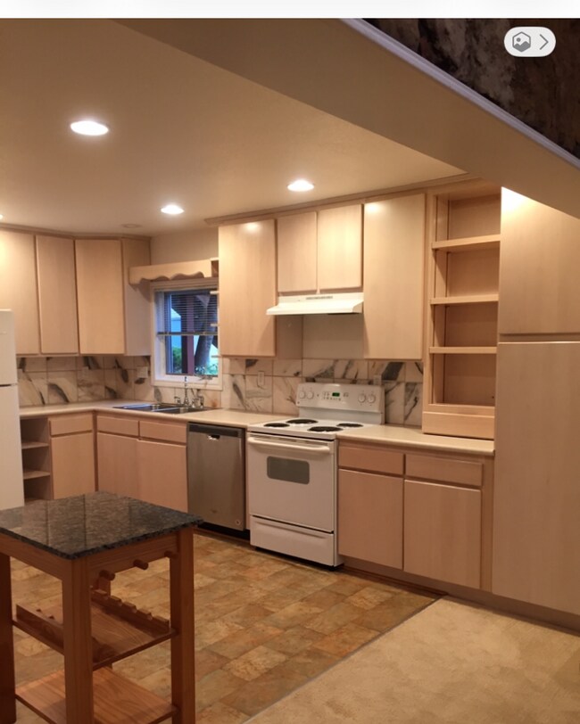 Photo - Cozy 1 bedroom/1 Bathroom Private Townhome in Littleton!