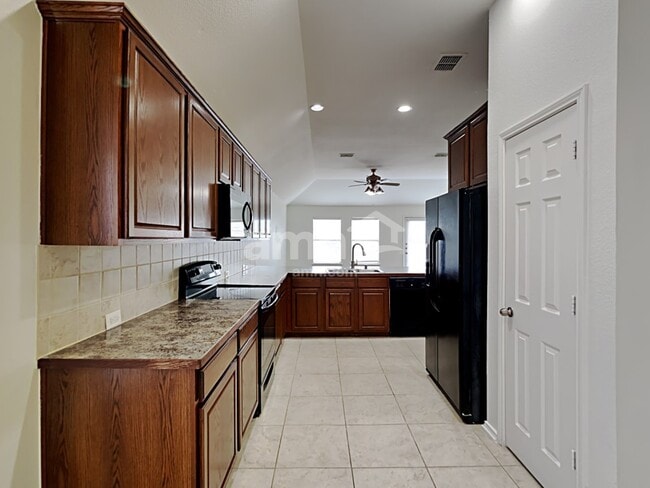 Photo - 448 Paddle Dr