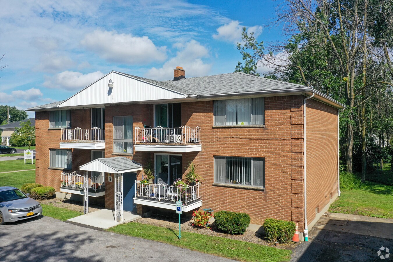 Willow Ridge Court Apartments For Rent In Amherst Ny Forrent Com