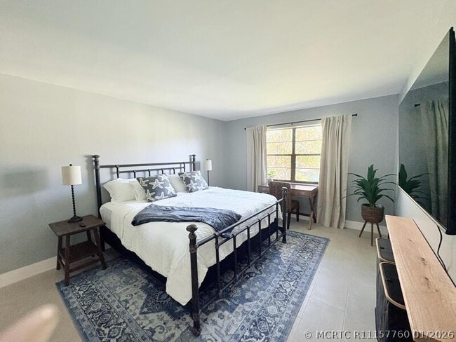 Building Photo - 2050 Oleander Blvd Unit 2-205