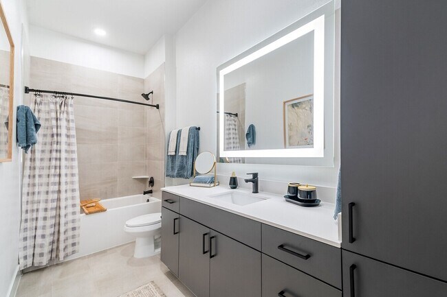 Photo - 15635 Memorial Dr Unidad 249