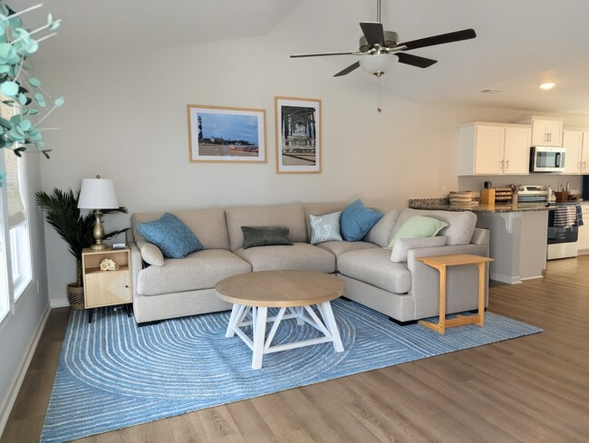 Photo - 807 Discovery Cove