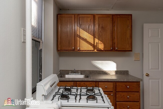 Photo - 4632 N Paulina St Unit M09B