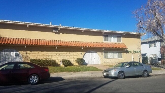 Building Photo - 38521 5th St E Unit 7