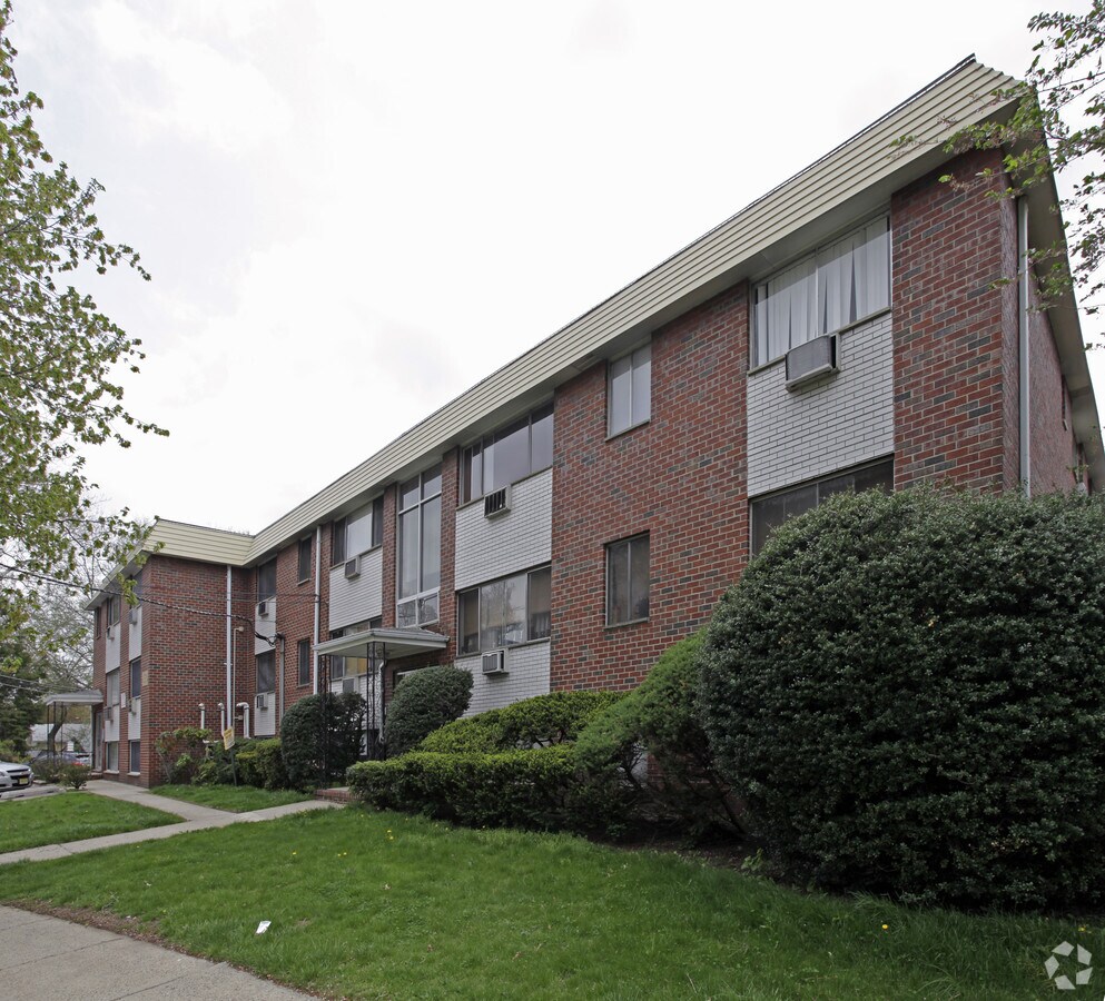 Brighton Gardens - Brighton Gardens Apartments