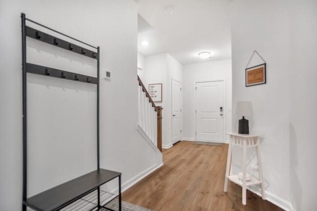 Photo - 214 Yorkshire Dr